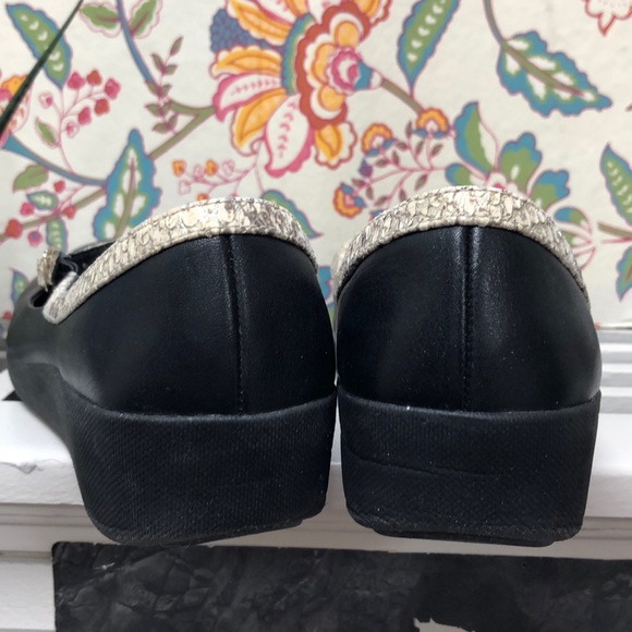 Fitflop Mary Janes! Cute and comfy. - Picture 6 of 7